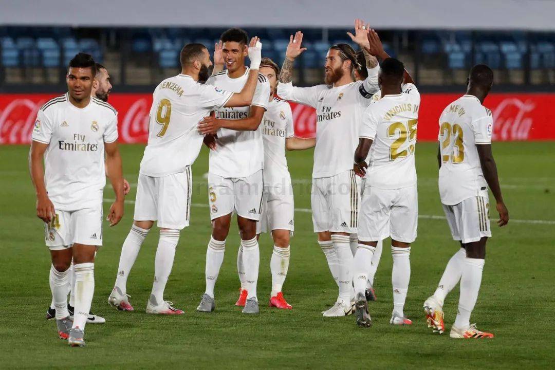 拉波尔塔：坎塞洛今日抵达并接受体检，这是德科又一高光手笔