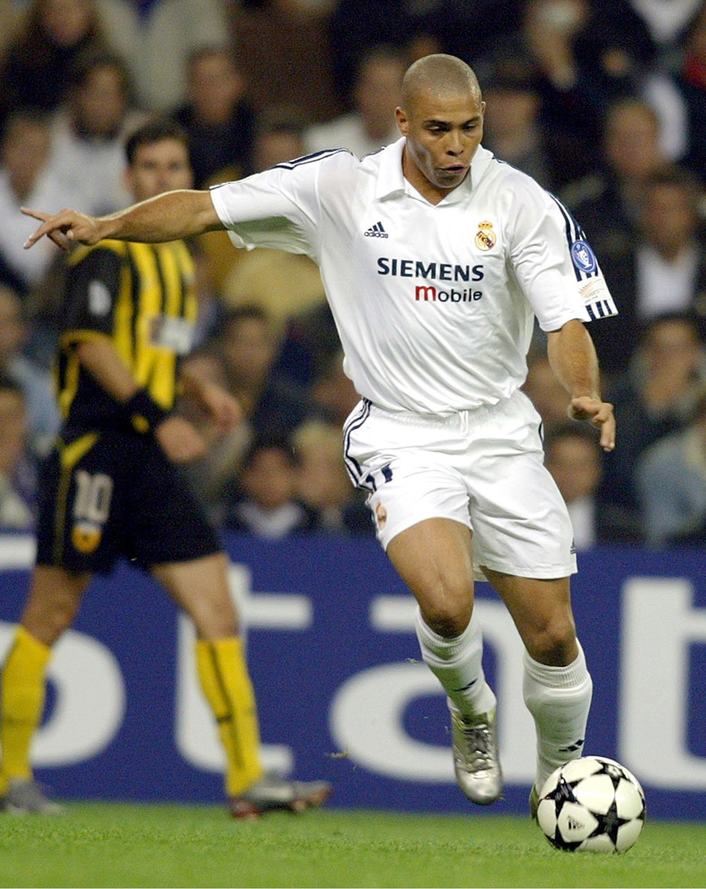 凯尔特人球星杰伦·布朗因辱骂裁判被罚35万美元