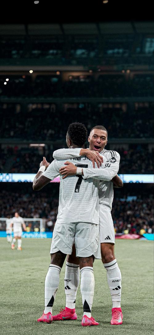 [图]爱德华兹39+5布朗空砍41+6+7 森林狼力克绿军